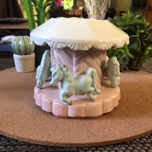 Mid Century Carousel 1957 Conrad Ceramics - Picture 2 of 6